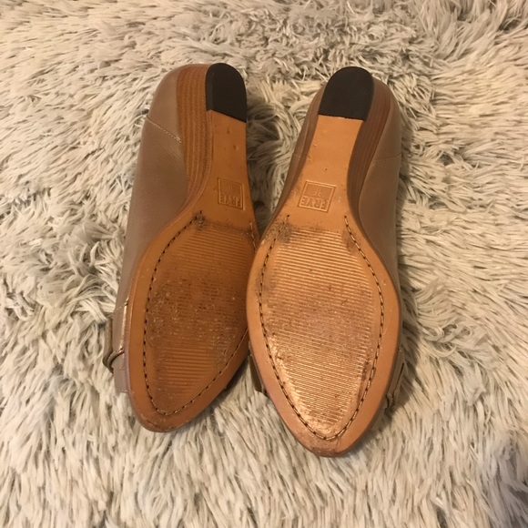 Frye Women’s Peep Toe Wedge shoe - Picture 4 of 5